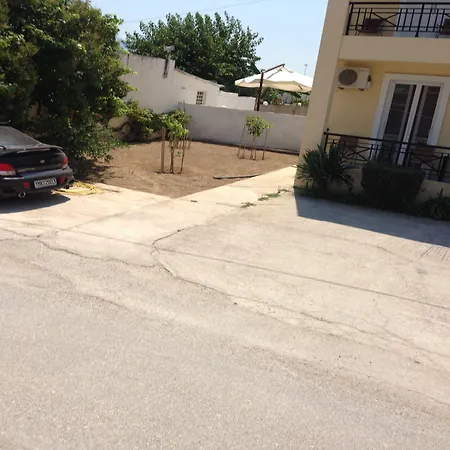 Manine Ξενοδοχείο *